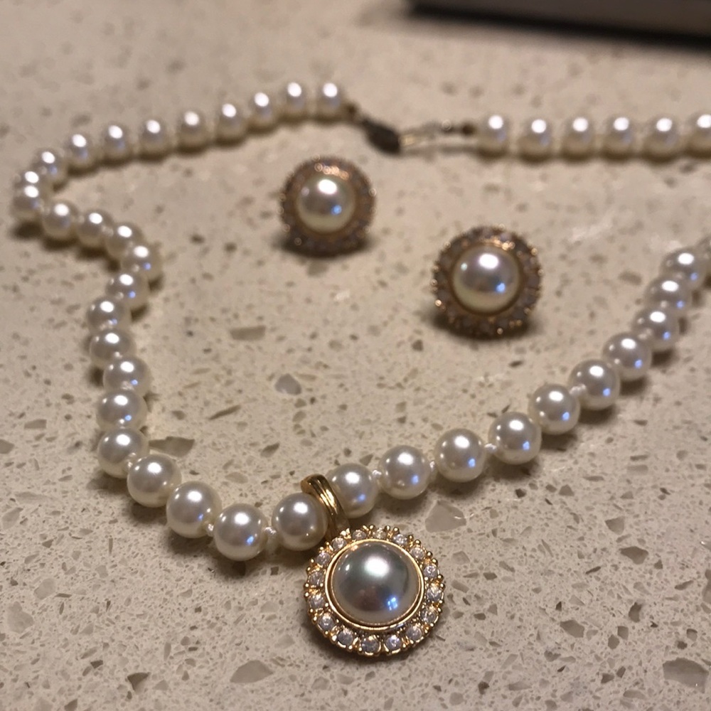 Pearl Earrings & Necklace Set
